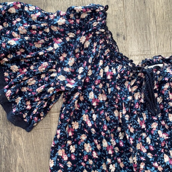 Floral Blouse - Picture 2 of 2